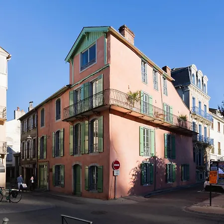 2 Pieces D'architecte Face Aux Thermes Apartament