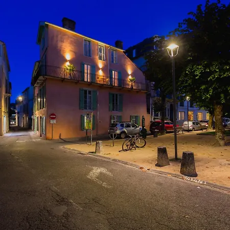 2 Pieces D'architecte Face Aux Thermes *