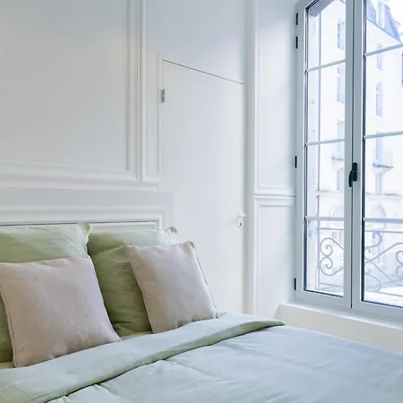 2 Pieces D'architecte Face Aux Thermes
