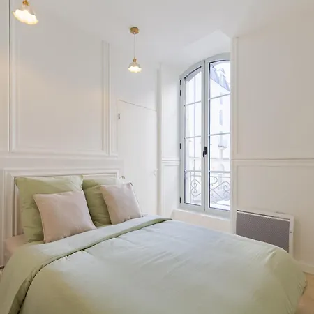 2 Pieces D'architecte Face Aux Thermes Apartament