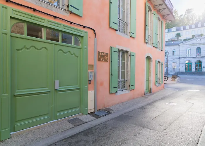 2 Pieces D'architecte Face Aux Thermes アパート