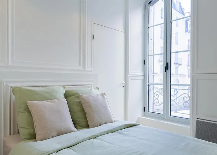 2 Pieces D'architecte Face Aux Thermes