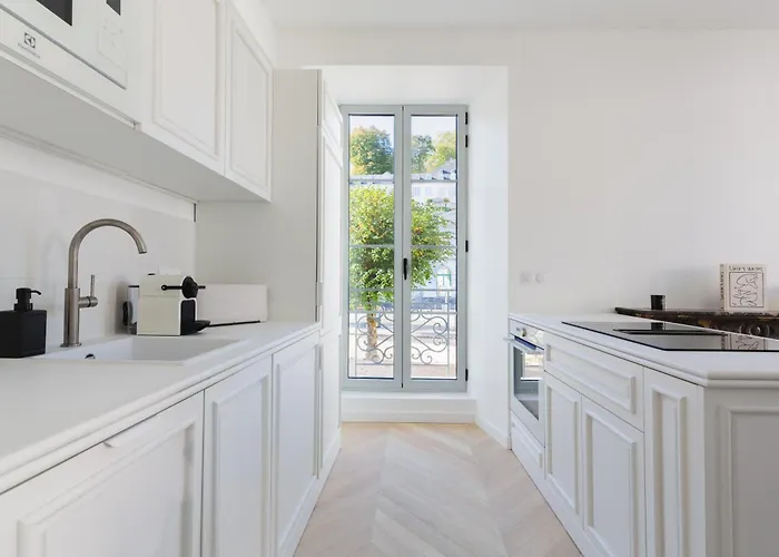 2 Pieces D'architecte Face Aux Thermes